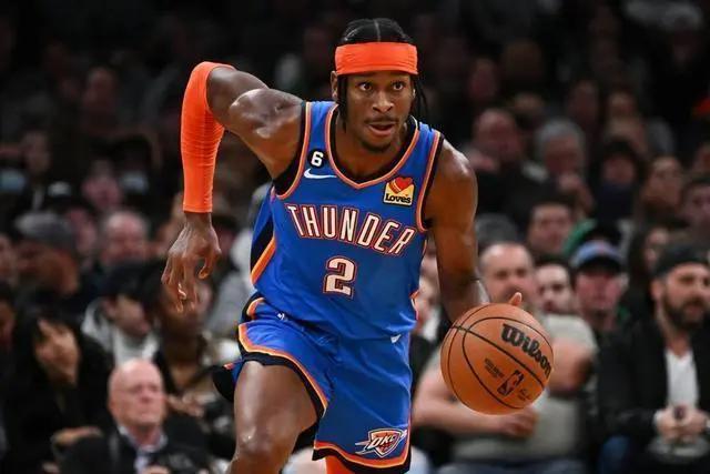 黄蜂爆冷猛龙，汉密尔顿惊艳世界