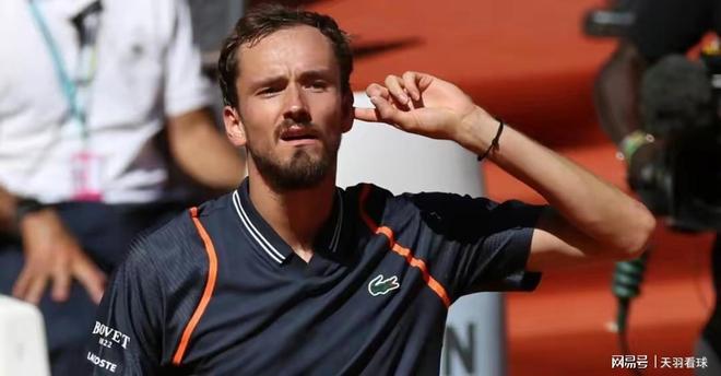 包含欧洲网球队完胜英国网球队,梅德韦杰夫爆发神勇的词条 包含欧洲网球队完胜英国网球队,梅德韦杰夫爆发神勇的词条