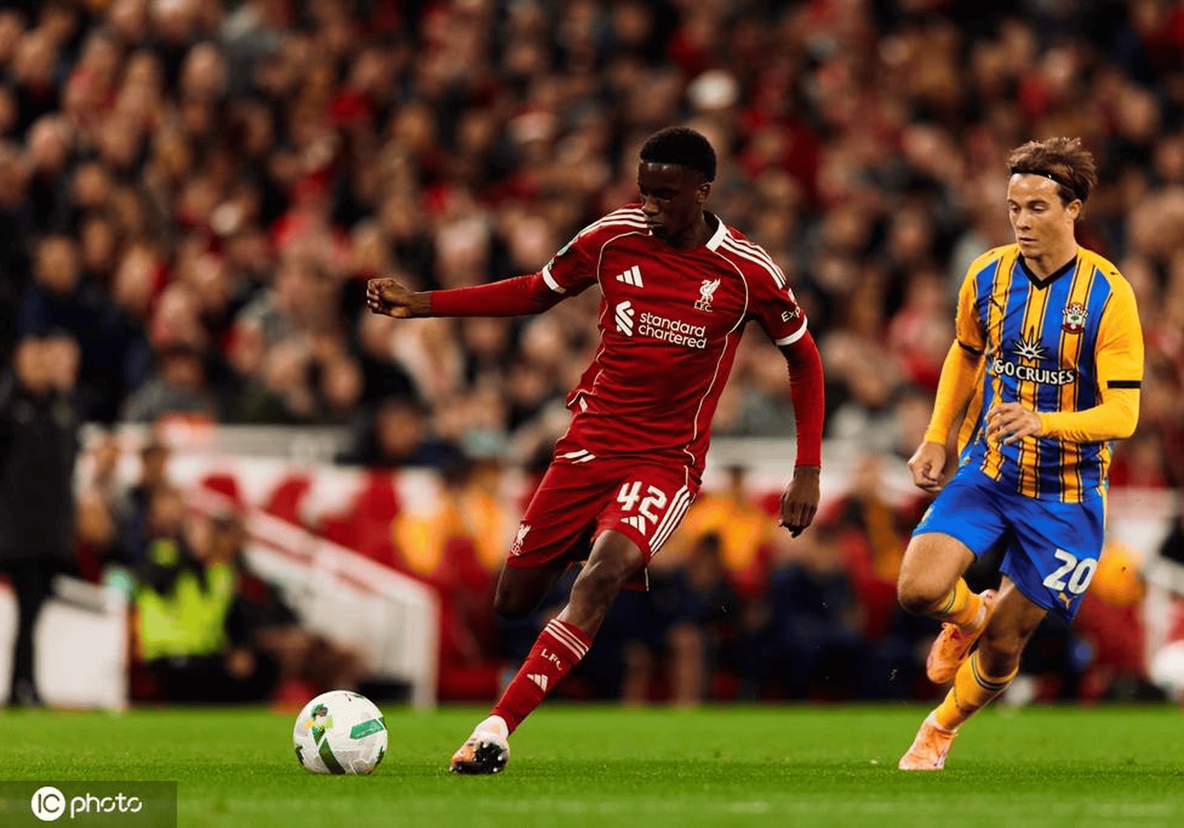 包含南安普顿输给利物浦，连续三轮不胜遭遇波折的词条