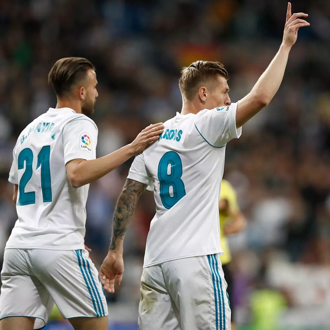 奥格斯堡连胜收官，赛季完美收官