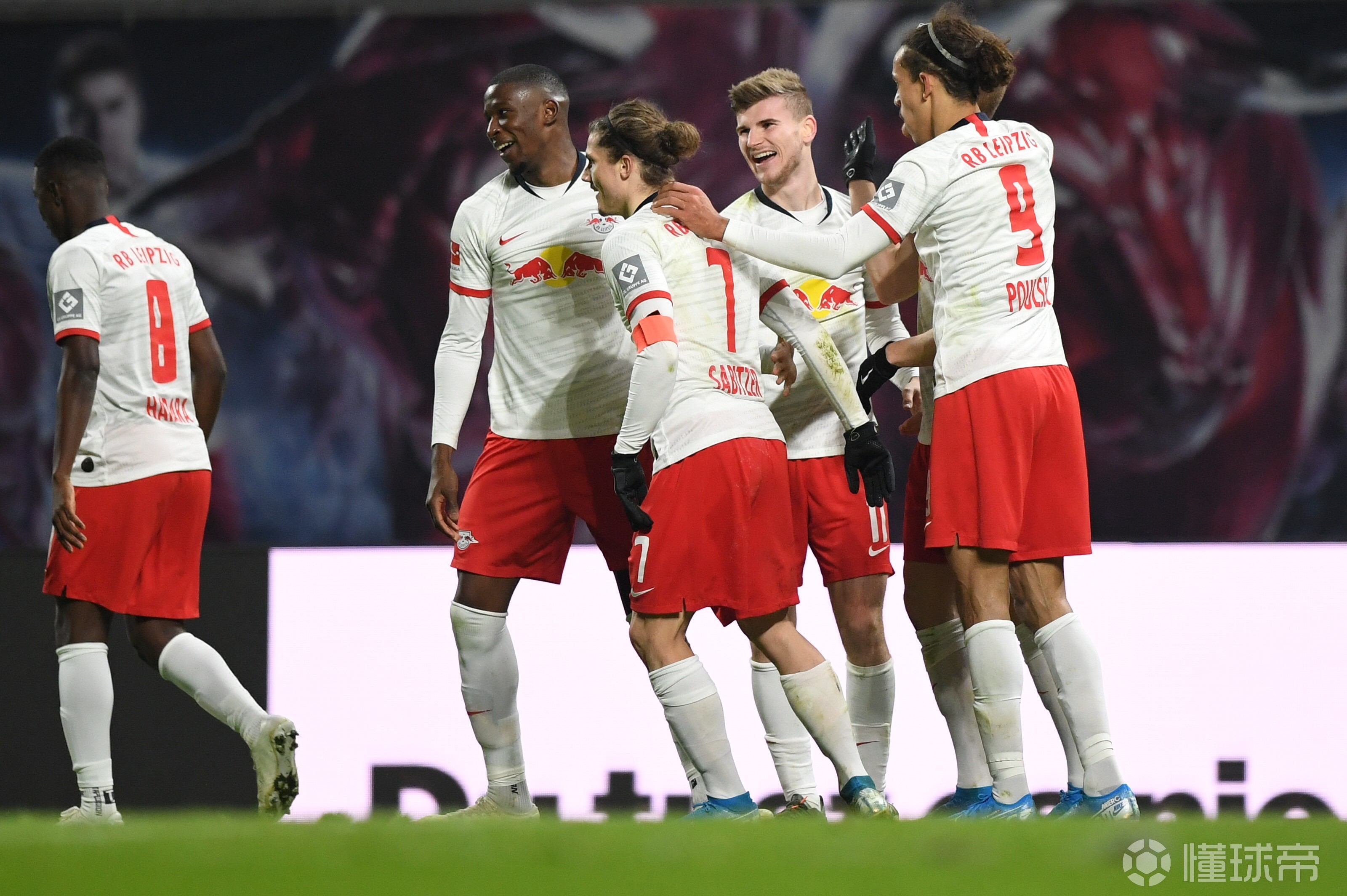 华沙军事逆转科隆晋级半决赛 华沙军事逆转科隆晋级半决赛