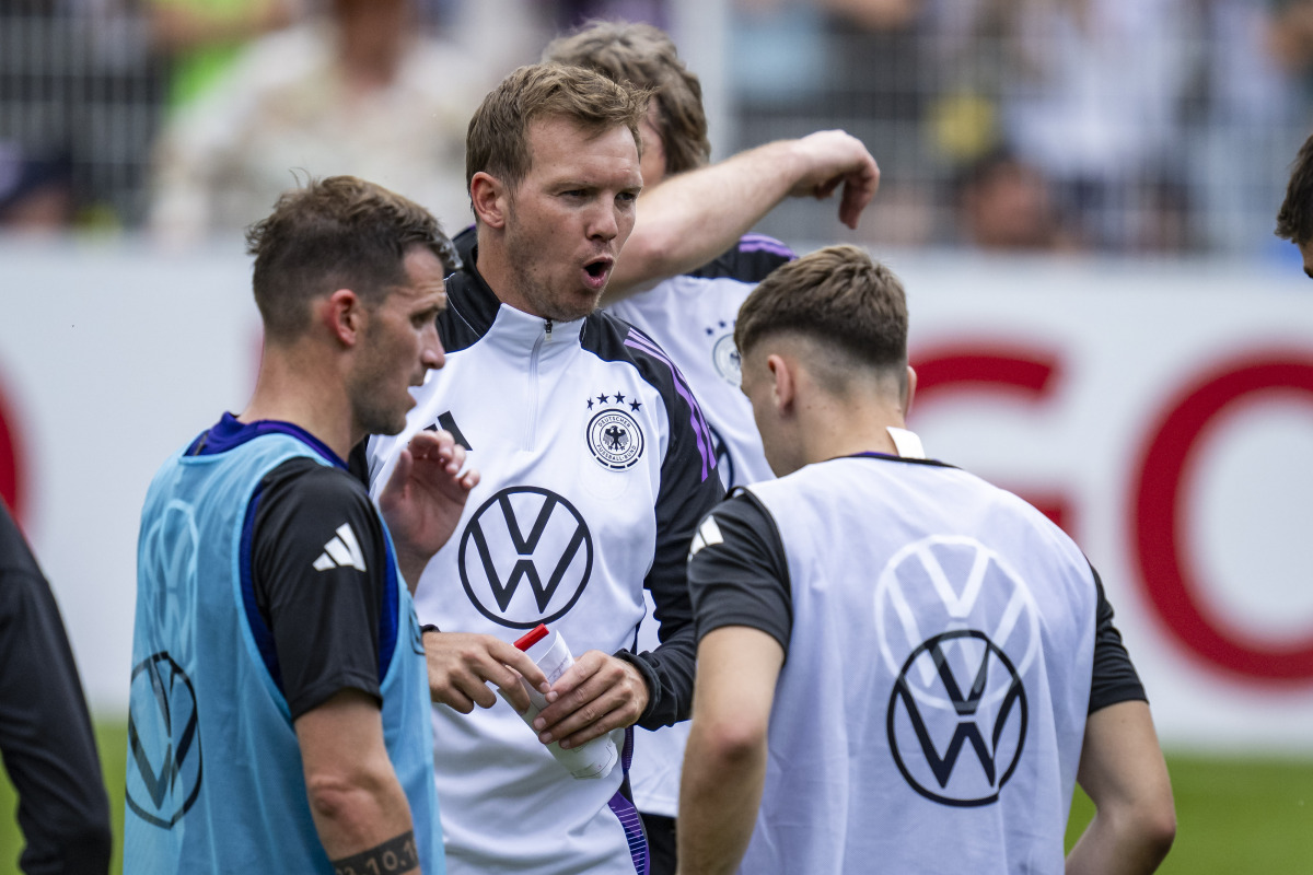 欧预赛强队夺冠热望，战火蔓延搅动球迷狂欢