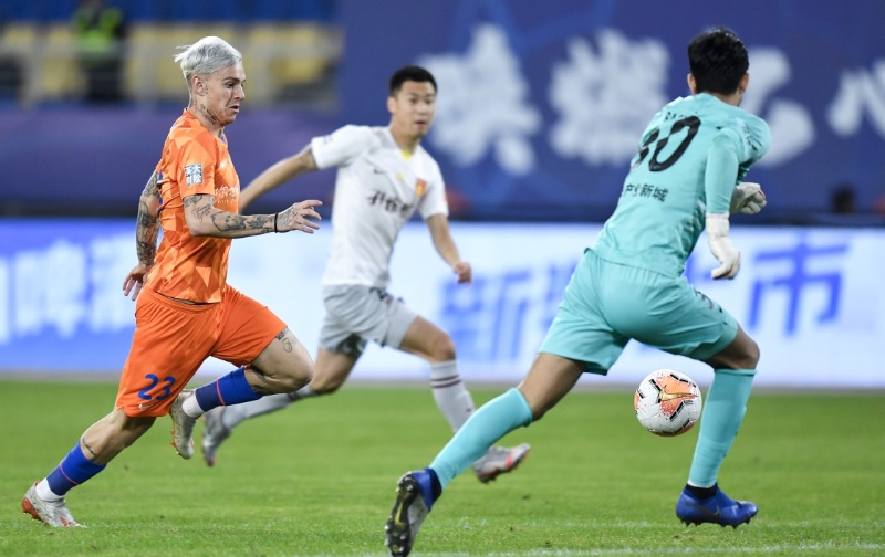 罗马领队怒斥裁判判罚不公,球迷支持其声音的简单介绍 罗马领队怒斥裁判判罚不公,球迷支持其声音的简单介绍