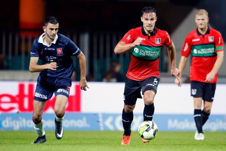 包含别尔森客场大胜，提升战绩表现的词条