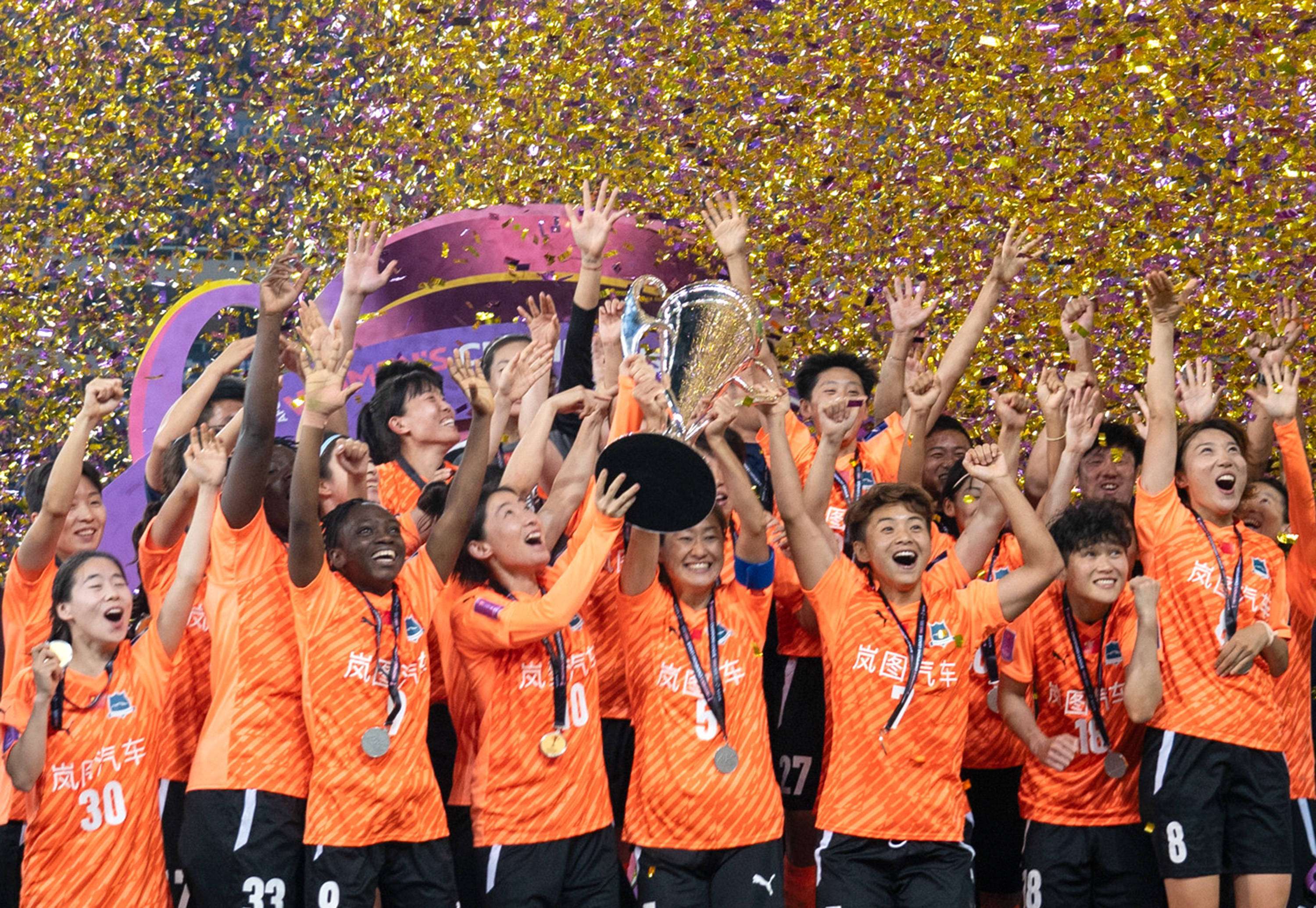 包含国内足球比赛再掀热战,球队全力以赴迎接挑战的词条 包含国内足球比赛再掀热战,球队全力以赴迎接挑战的词条