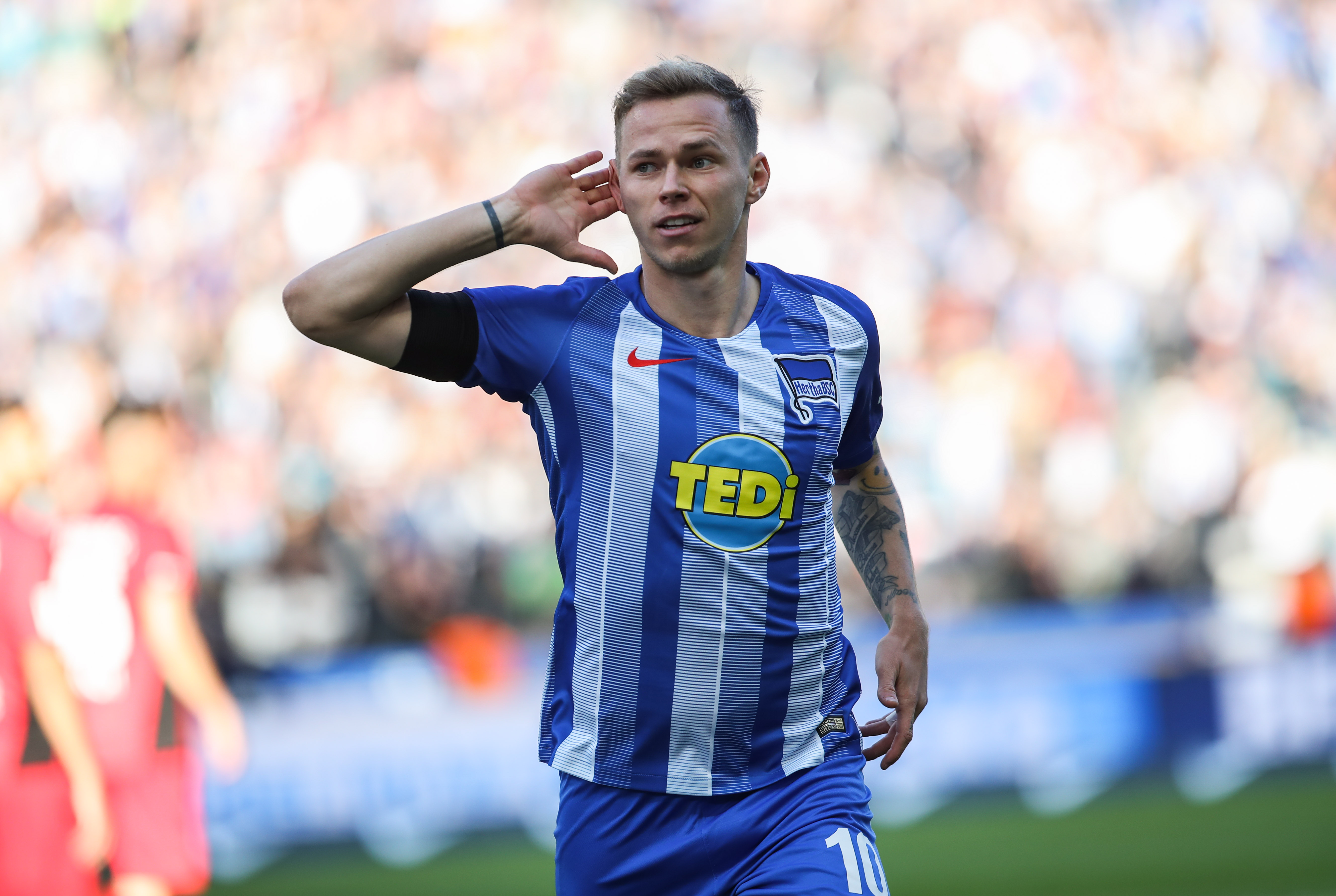 关于主场作战的柏林赫塔取得关键胜利的信息