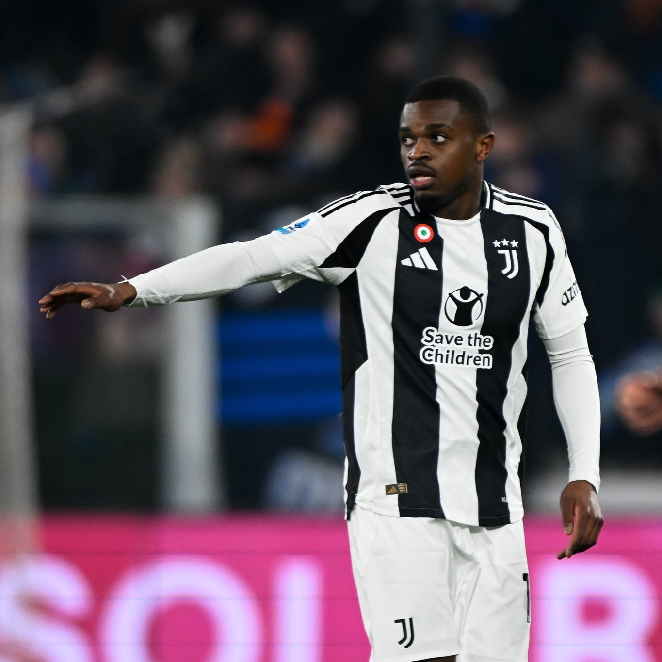 关于尤文图斯客场惨败,无缘足球比赛四强的信息 关于尤文图斯客场惨败,无缘足球比赛四强的信息