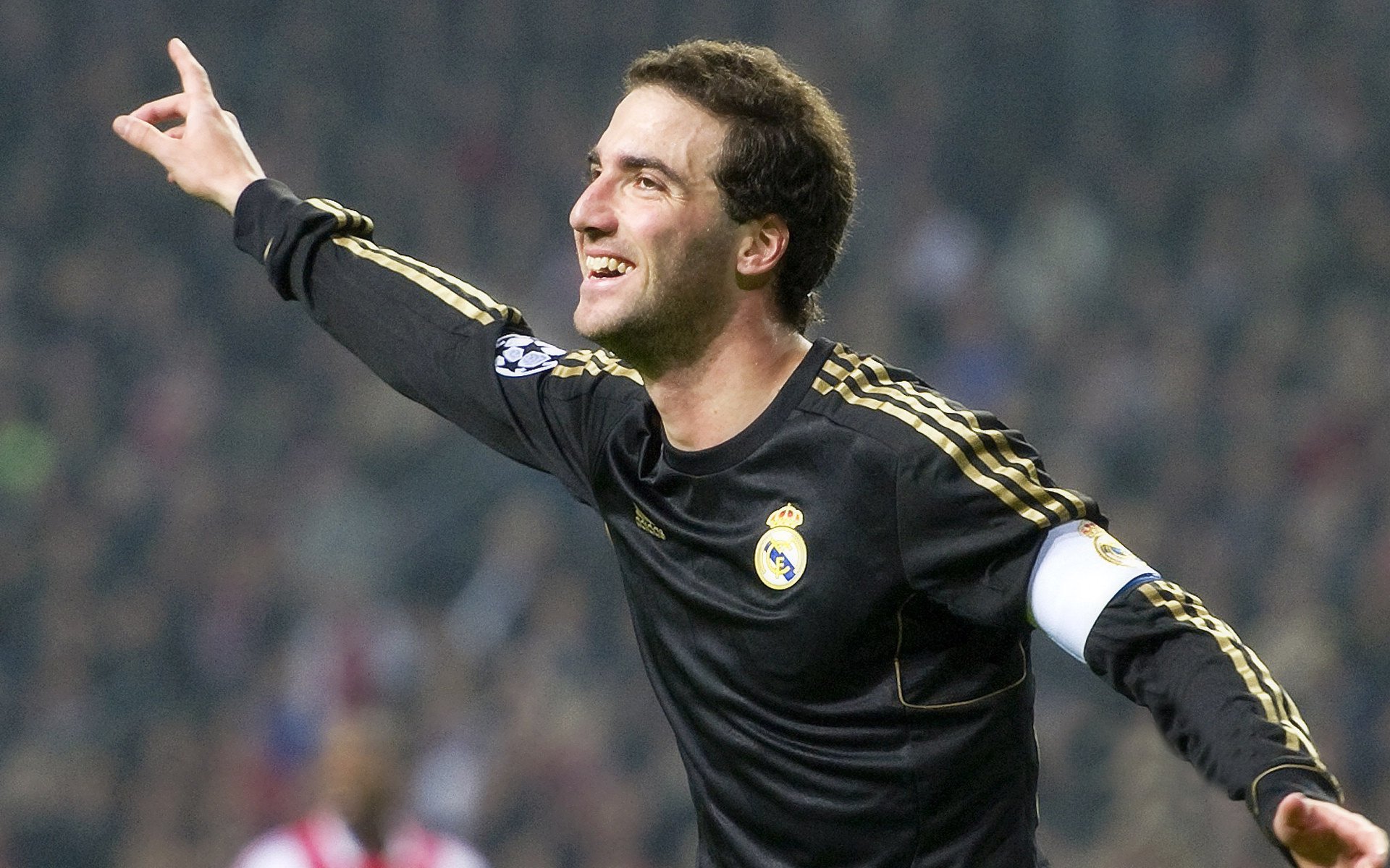 伊萨克一剑封喉，尤文图斯正面击溃巴萨，宣告战术新纪元